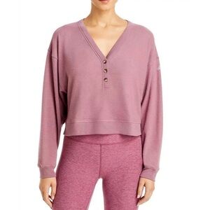 Alo Yoga Alolux Soho Cropped Henley in Mauve